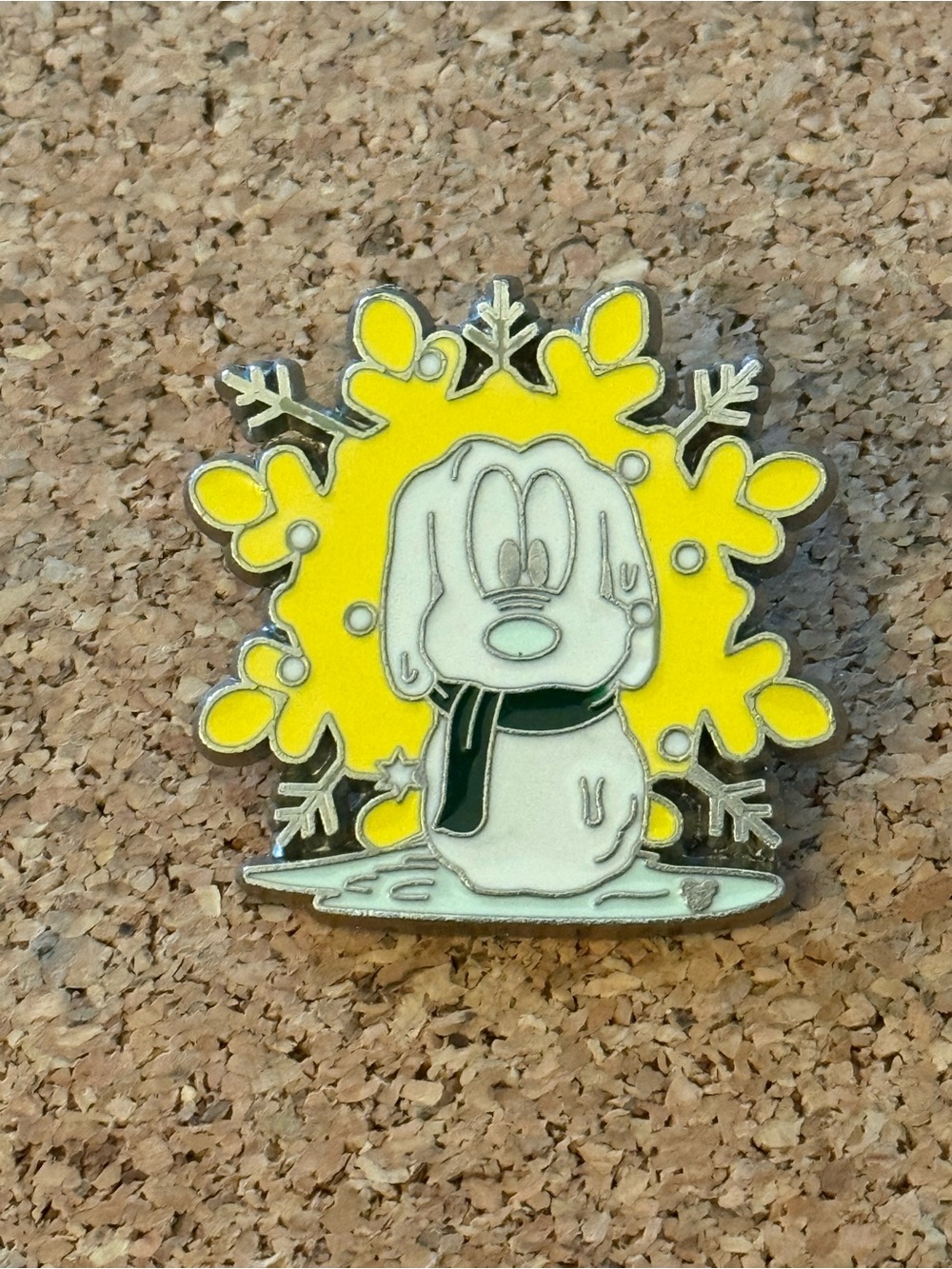 Disney Pluto Pin Yellow Snowflake - hidden Mickey 2007